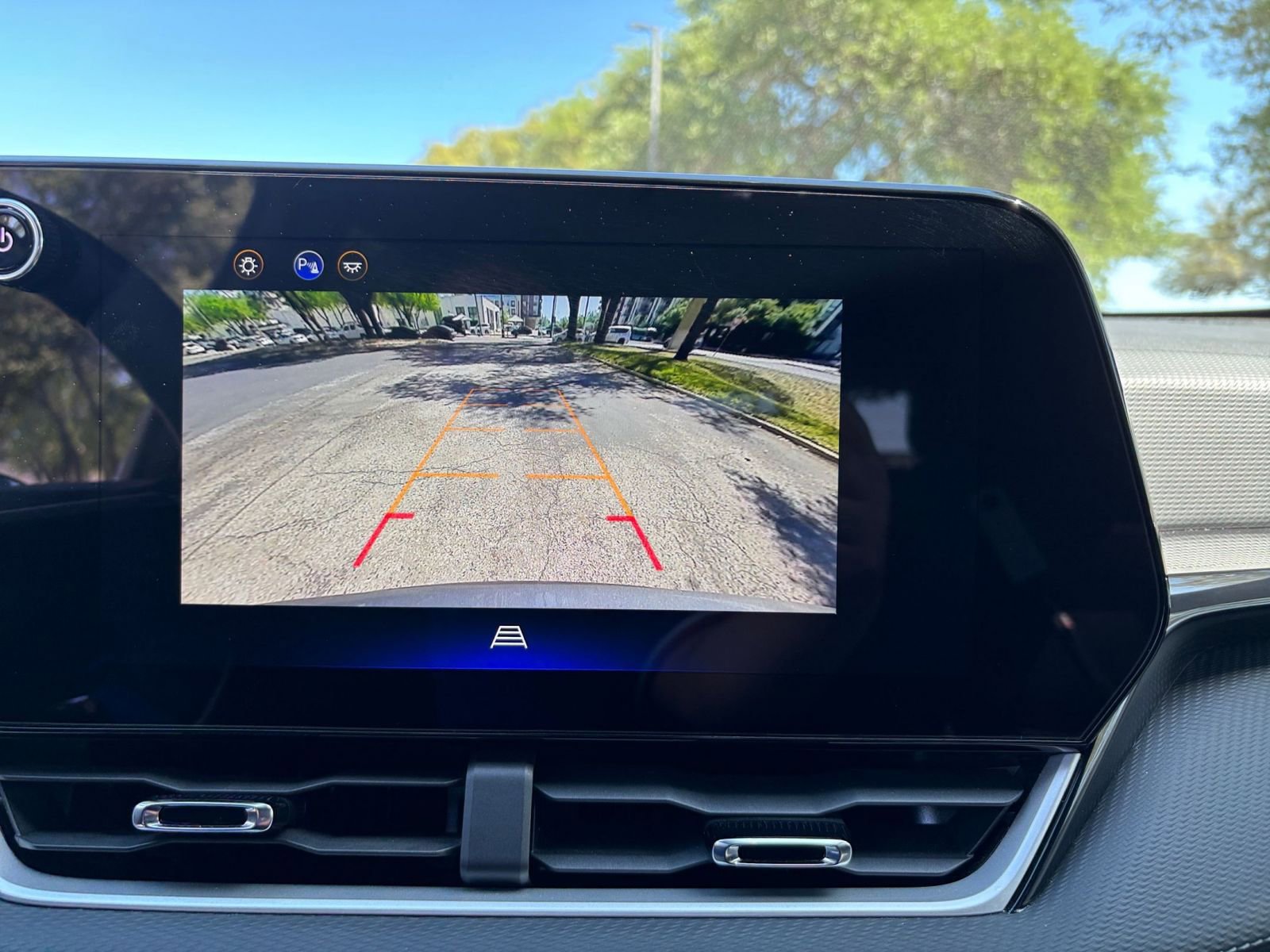 Used 2025 Chevrolet Equinox LT FWD image 20