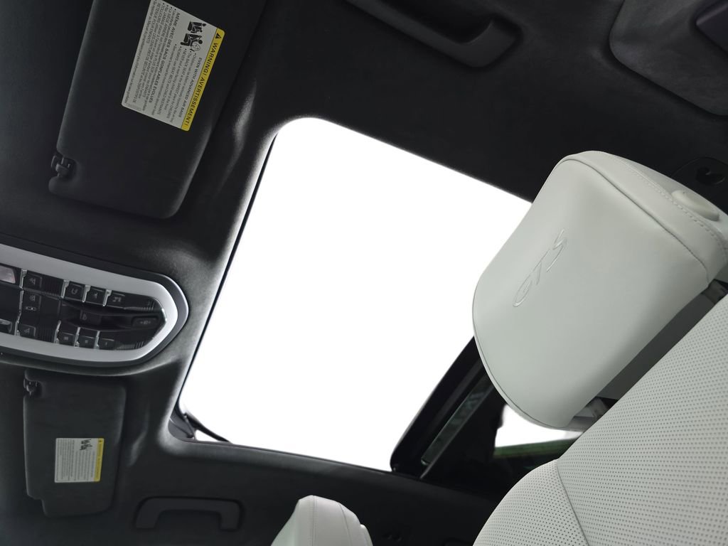 Certified 2026 Porsche Macan GTS image 28
