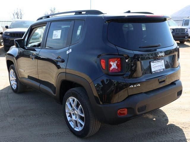 Used 2023 Jeep Renegade Latitude w/ Sun & Fun Group image 6