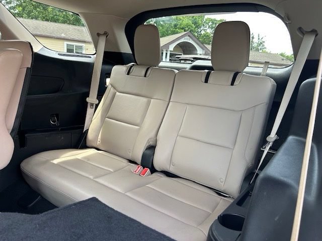 Used 2021 Ford Explorer XLT w/ Equipment Group 202A AWD/4WD image 19