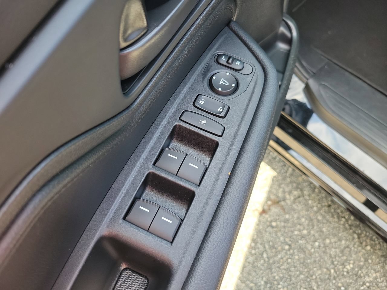 Used 2025 Honda Odyssey Sport-L image 15
