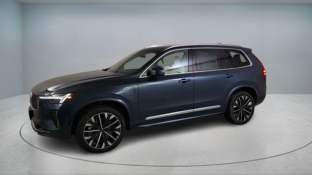 New 2026 Volvo XC90 T8 Plus w/ Protection Package Premier AWD/4WD image 3