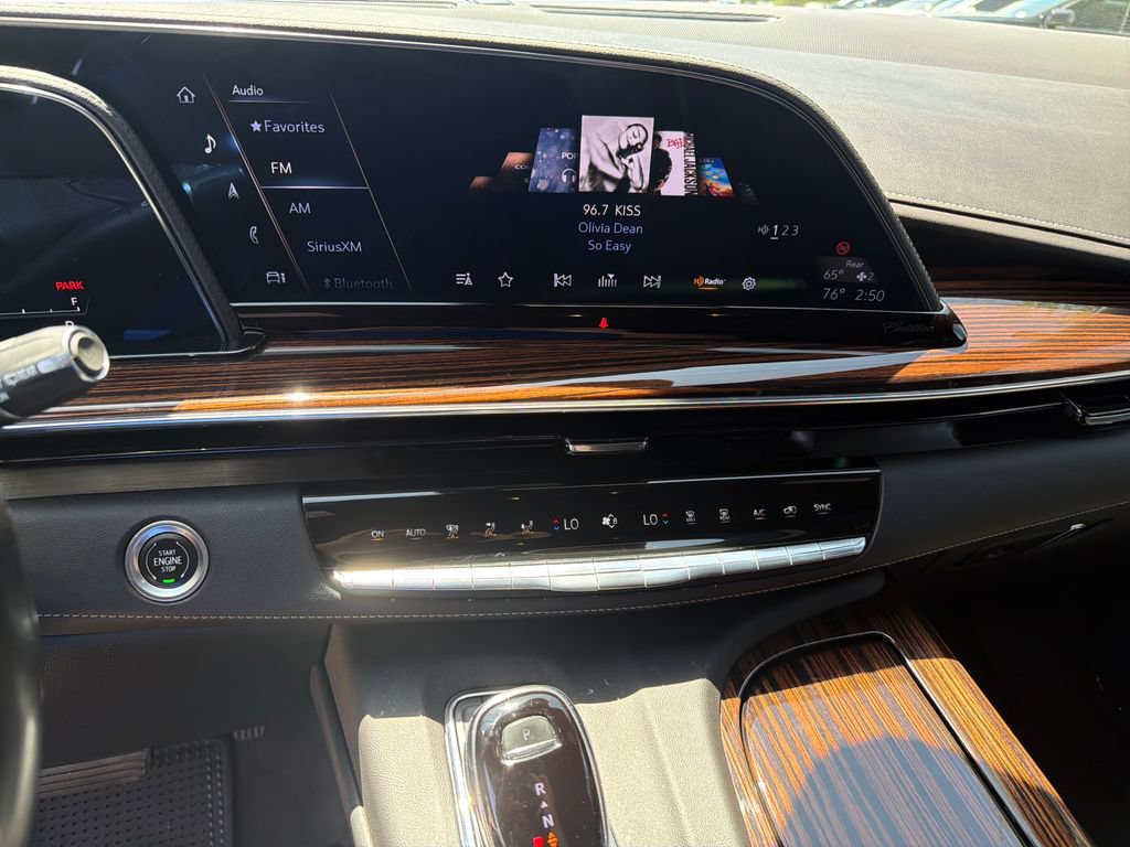 Used 2022 Cadillac Escalade ESV Premium Luxury AWD/4WD image 26