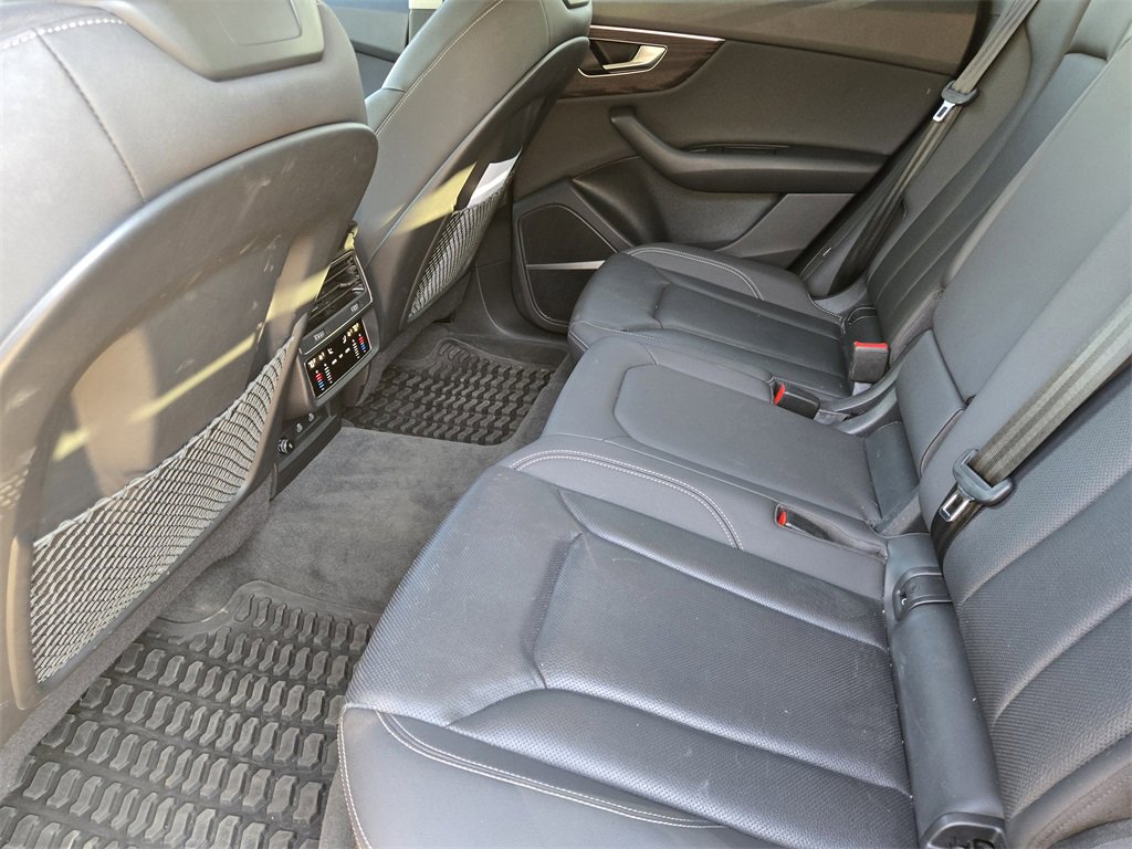 Used 2022 Audi Q8 Premium Plus image 31