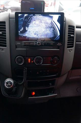 Used 2015 Mercedes-Benz Sprinter 2500 image 33