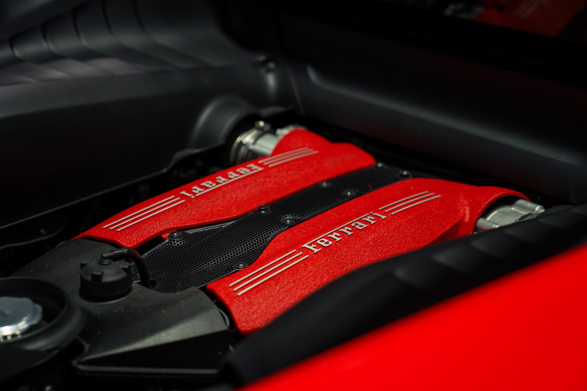 Used 2018 Ferrari 488 GTB RWD image 41