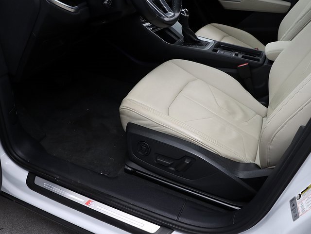 Used 2022 Audi Q3 2.0T Premium Plus w/ Premium Plus Package image 25