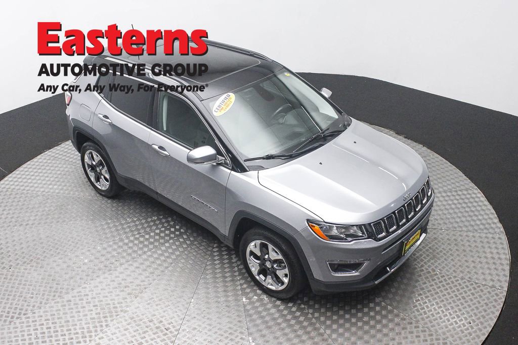 Used 2018 Jeep Compass Limited w/ Navigation Group AWD/4WD image 3