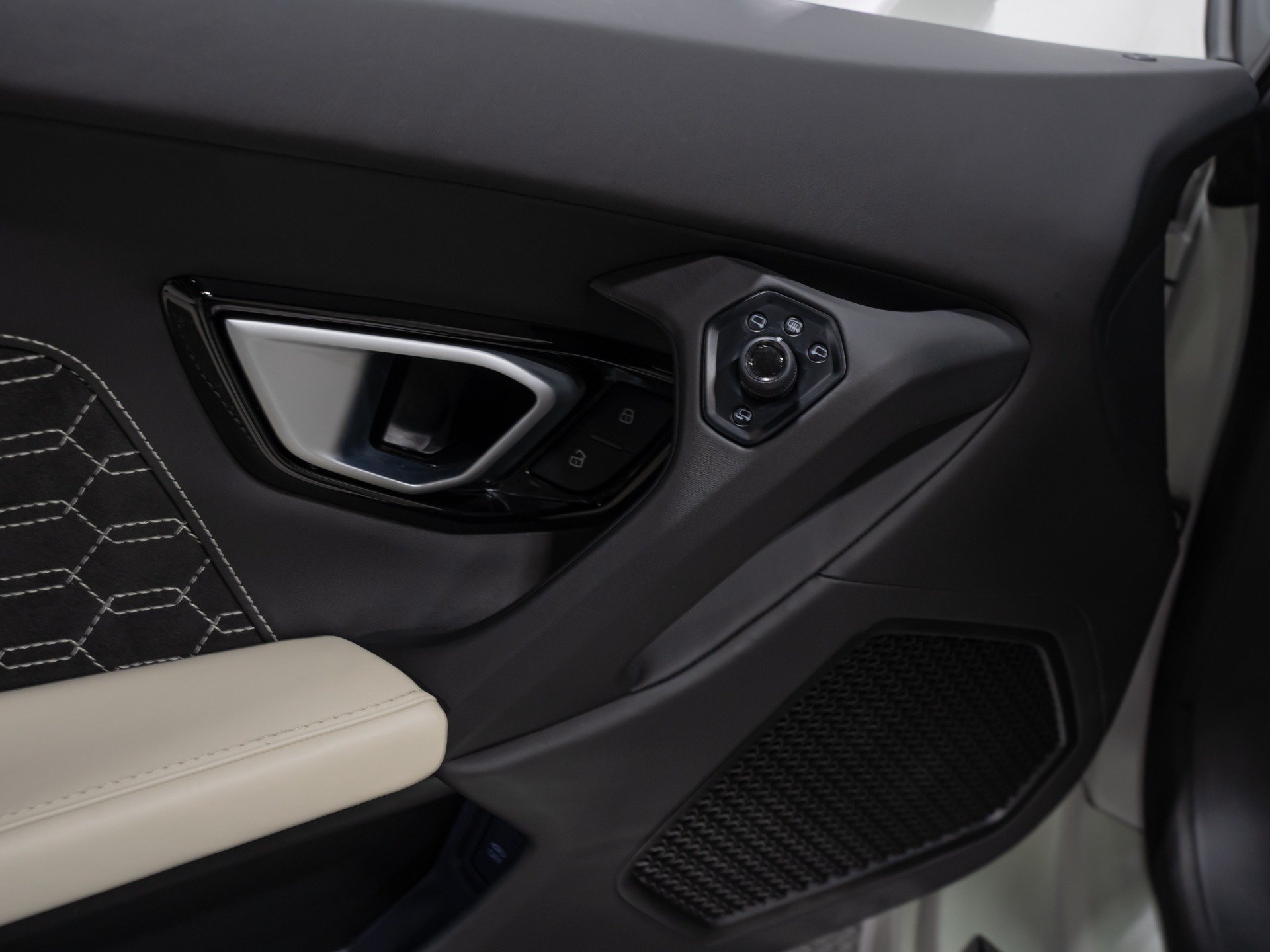 Used 2024 Lamborghini Huracan EVO AWD/4WD image 46