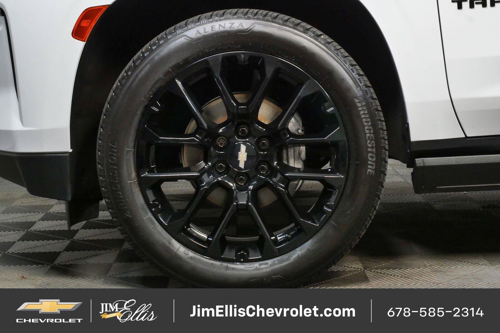 Used 2023 Chevrolet Tahoe Premier w/ Premium Package 2 AWD/4WD image 34