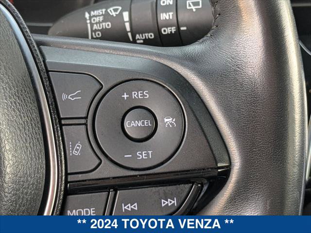 Used 2024 Toyota Venza Limited AWD/4WD image 15