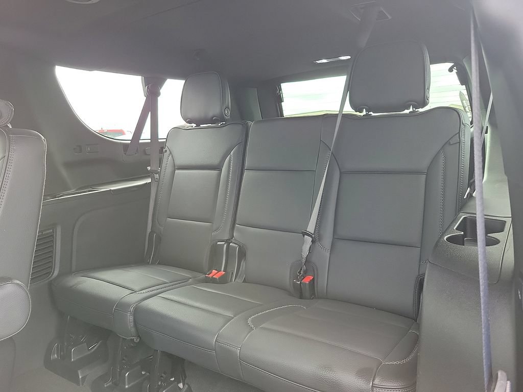 Used 2025 GMC Yukon XL Denali AWD/4WD image 9