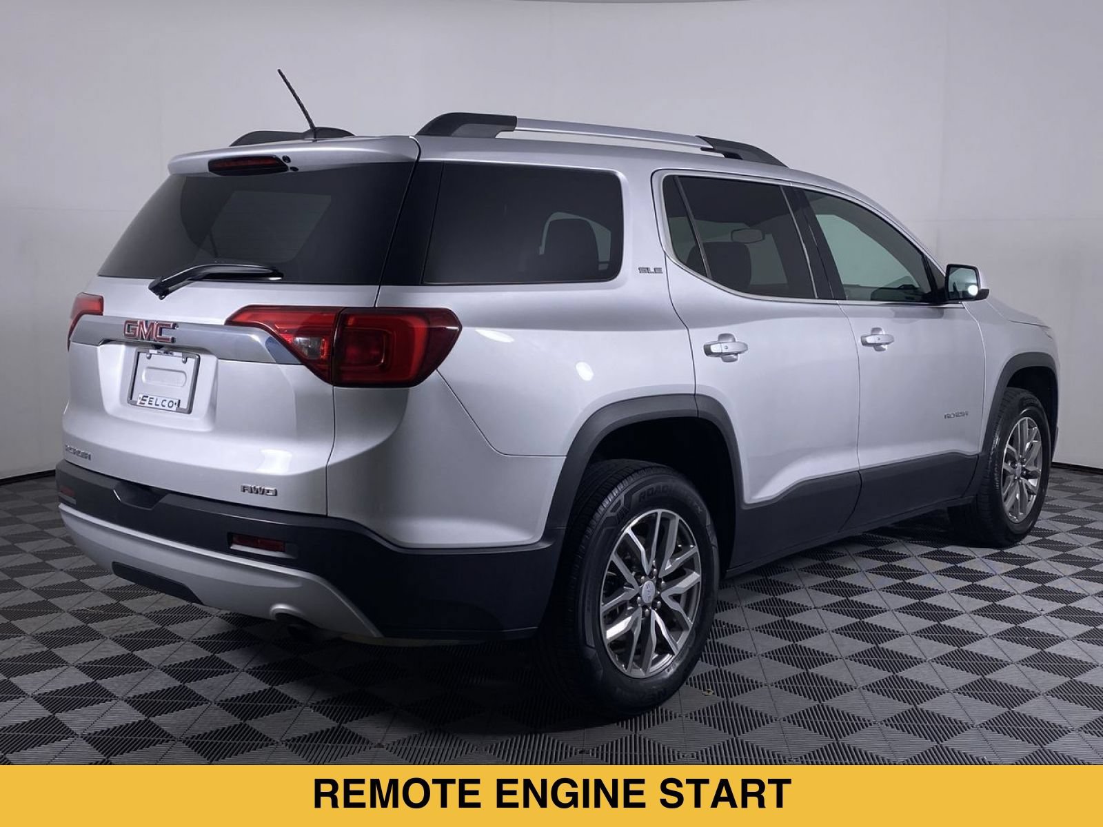 Used 2018 GMC Acadia SLE AWD/4WD image 18