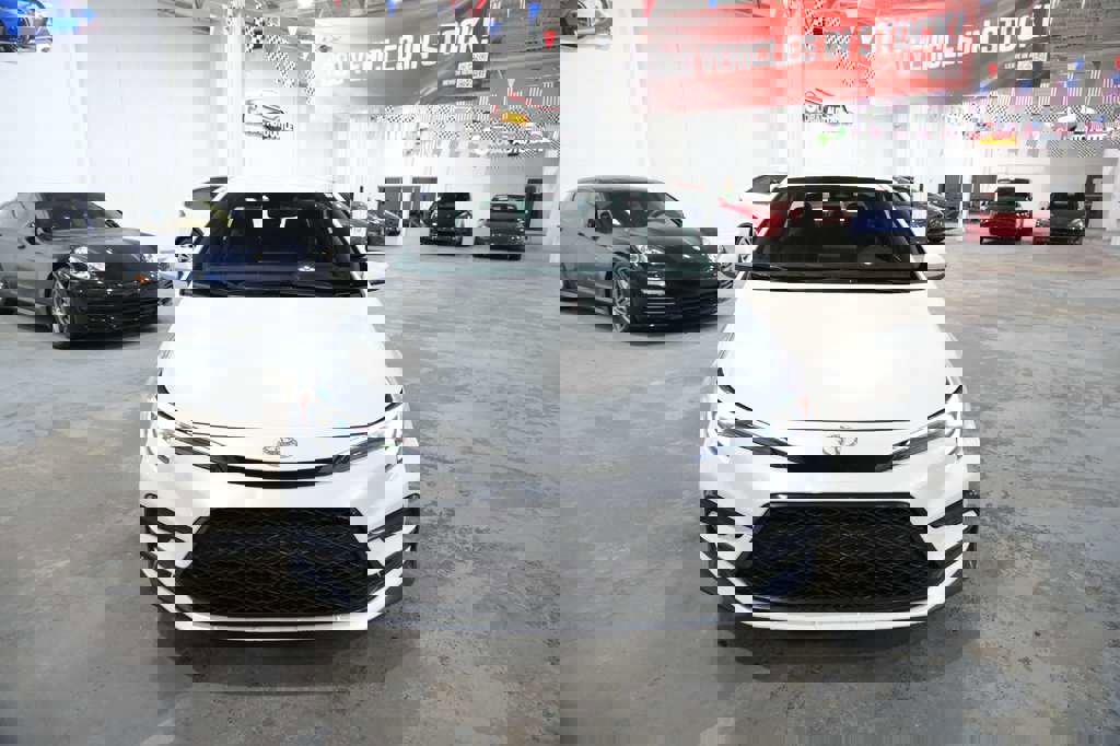 Used 2024 Toyota Corolla SE image 3