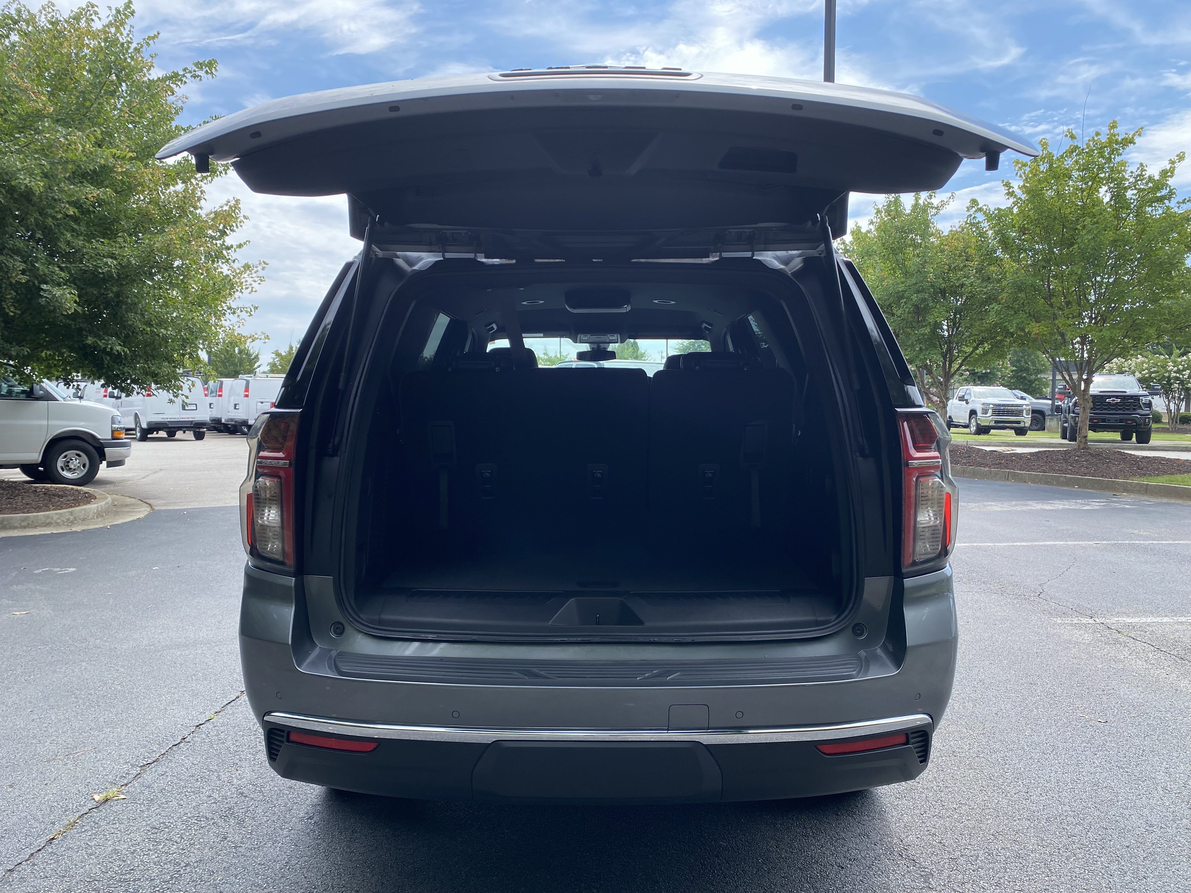 Used 2022 Chevrolet Tahoe LS RWD image 11