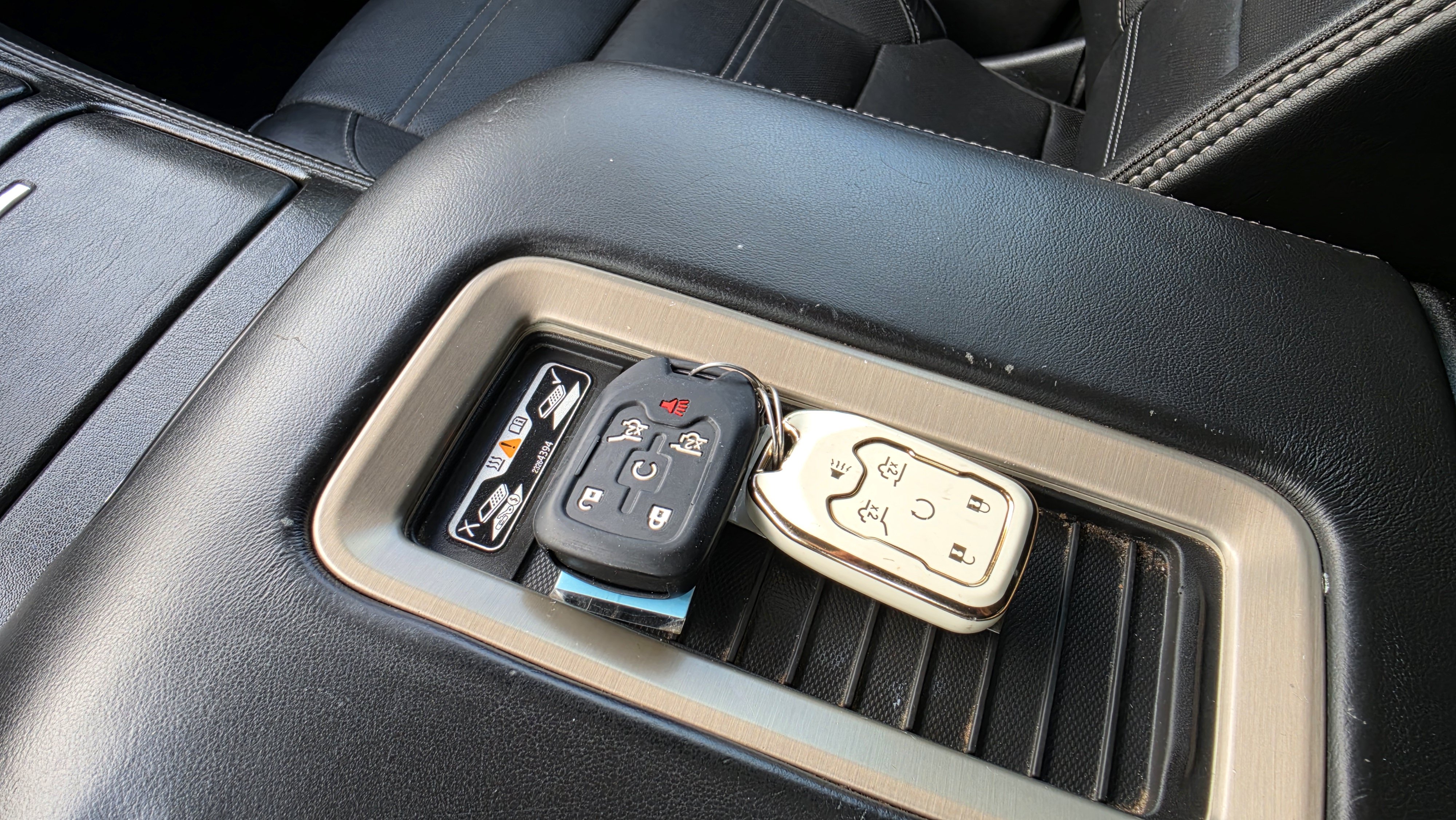 Used 2018 GMC Yukon Denali RWD image 36