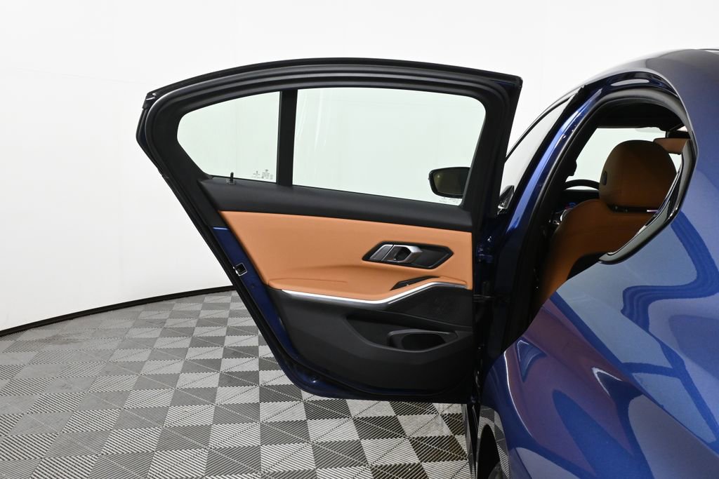 Used 2023 BMW 330i xDrive Sedan w/ Driving Assistance Package AWD/4WD image 29