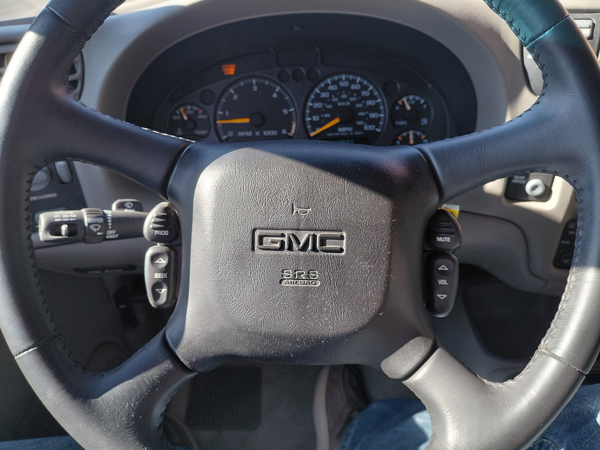 Used 2000 GMC Jimmy SLT w/ Marketing Opt Pkg AWD/4WD image 22