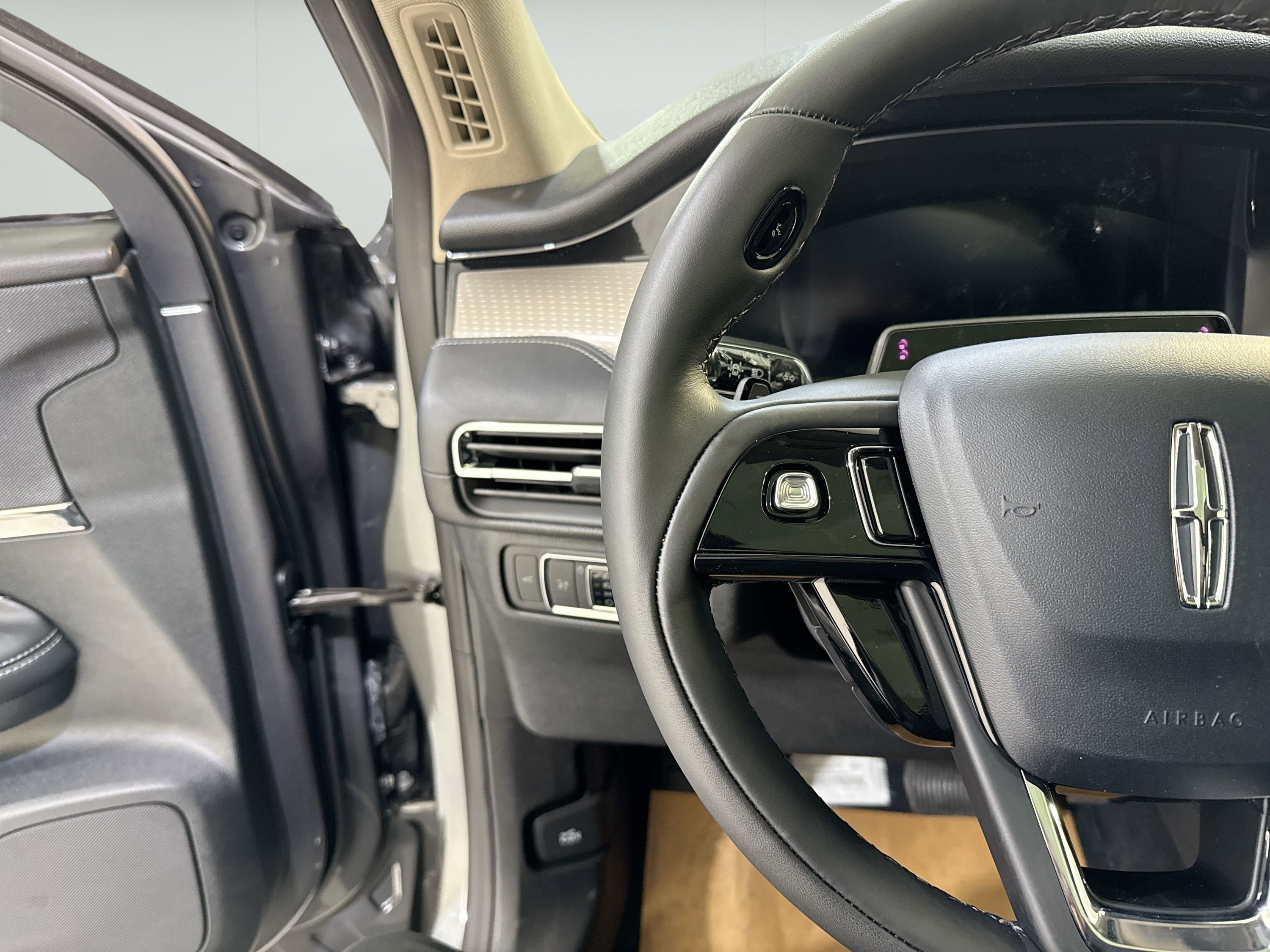 New 2026 Lincoln Corsair Reserve AWD/4WD image 14