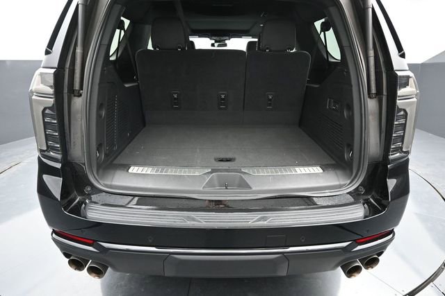 Used 2025 Chevrolet Suburban RST w/ Comfort Package AWD/4WD image 10