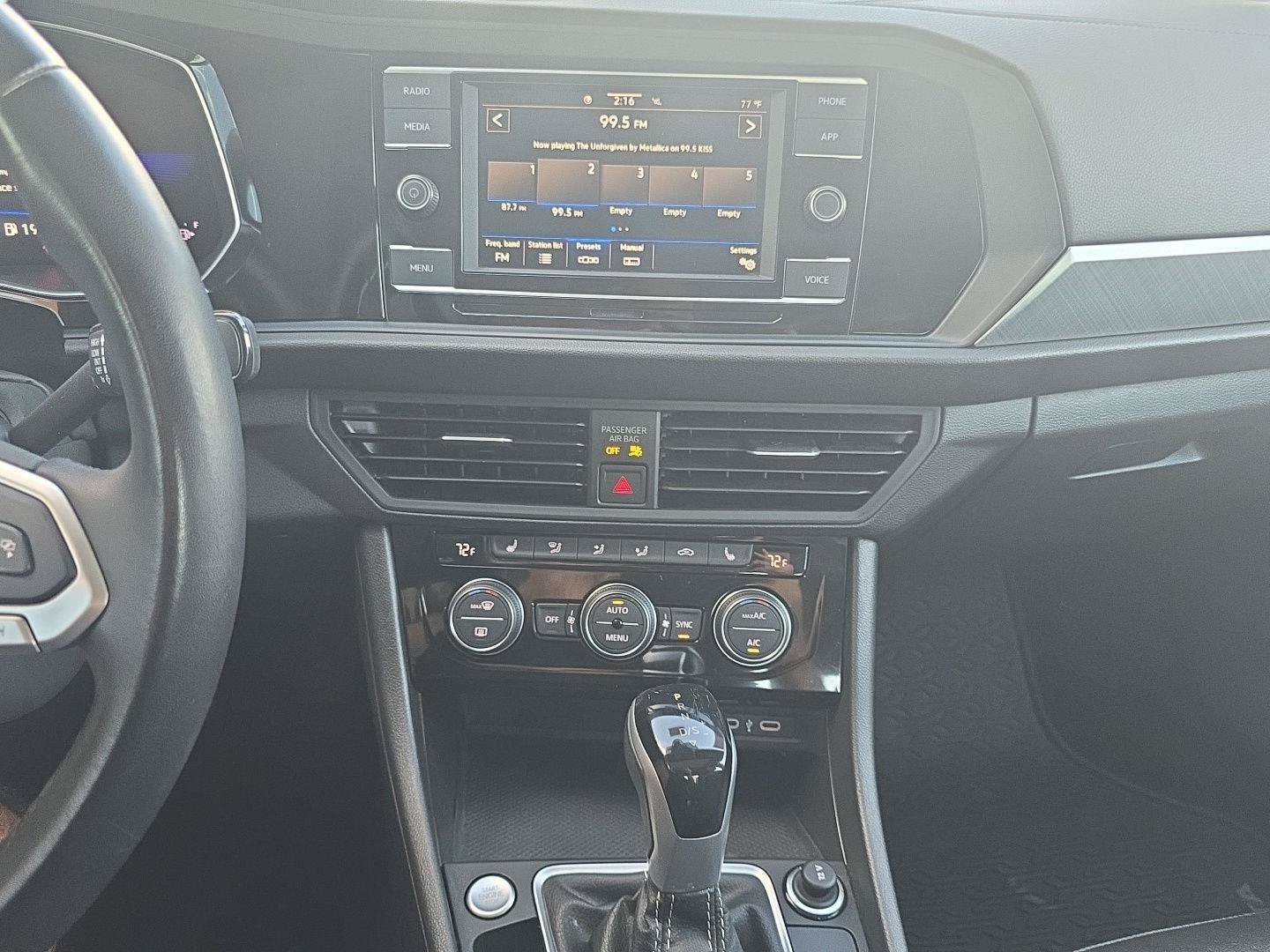 Used 2024 Volkswagen Jetta SE w/ Panoramic Sunroof Package FWD image 15