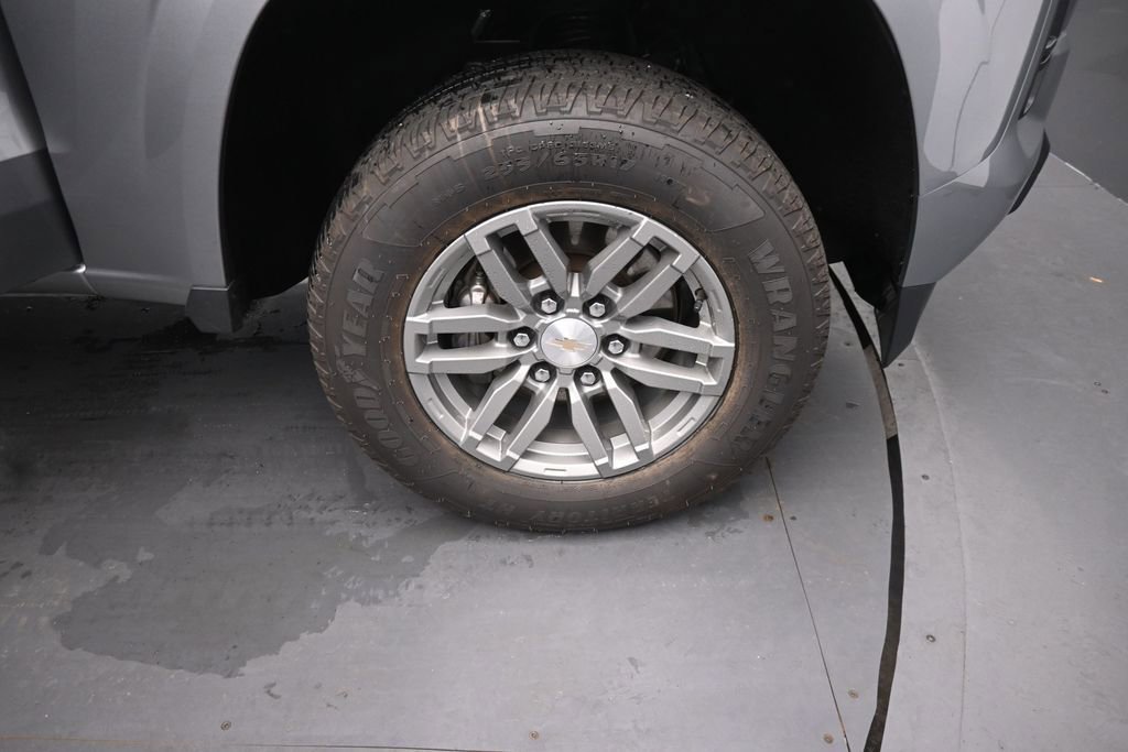 Used 2023 Chevrolet Colorado LT AWD/4WD image 13