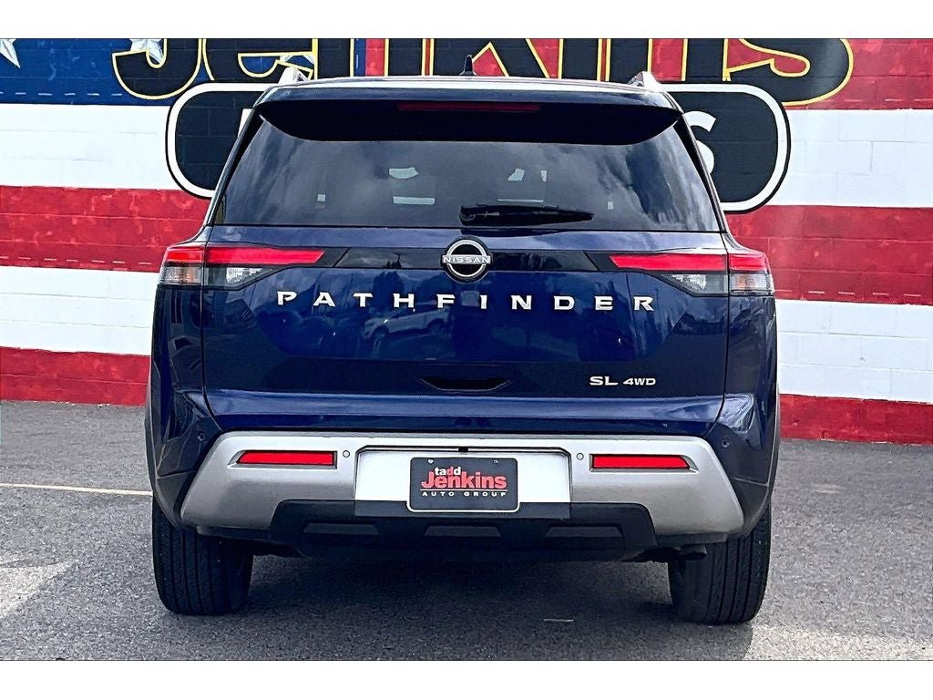 Used 2025 Nissan Pathfinder SL AWD/4WD image 4