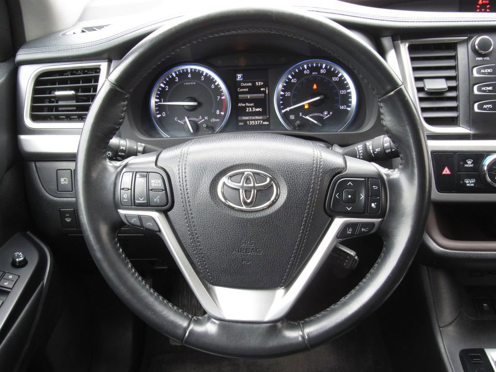 Used 2017 Toyota Highlander XLE AWD/4WD image 26