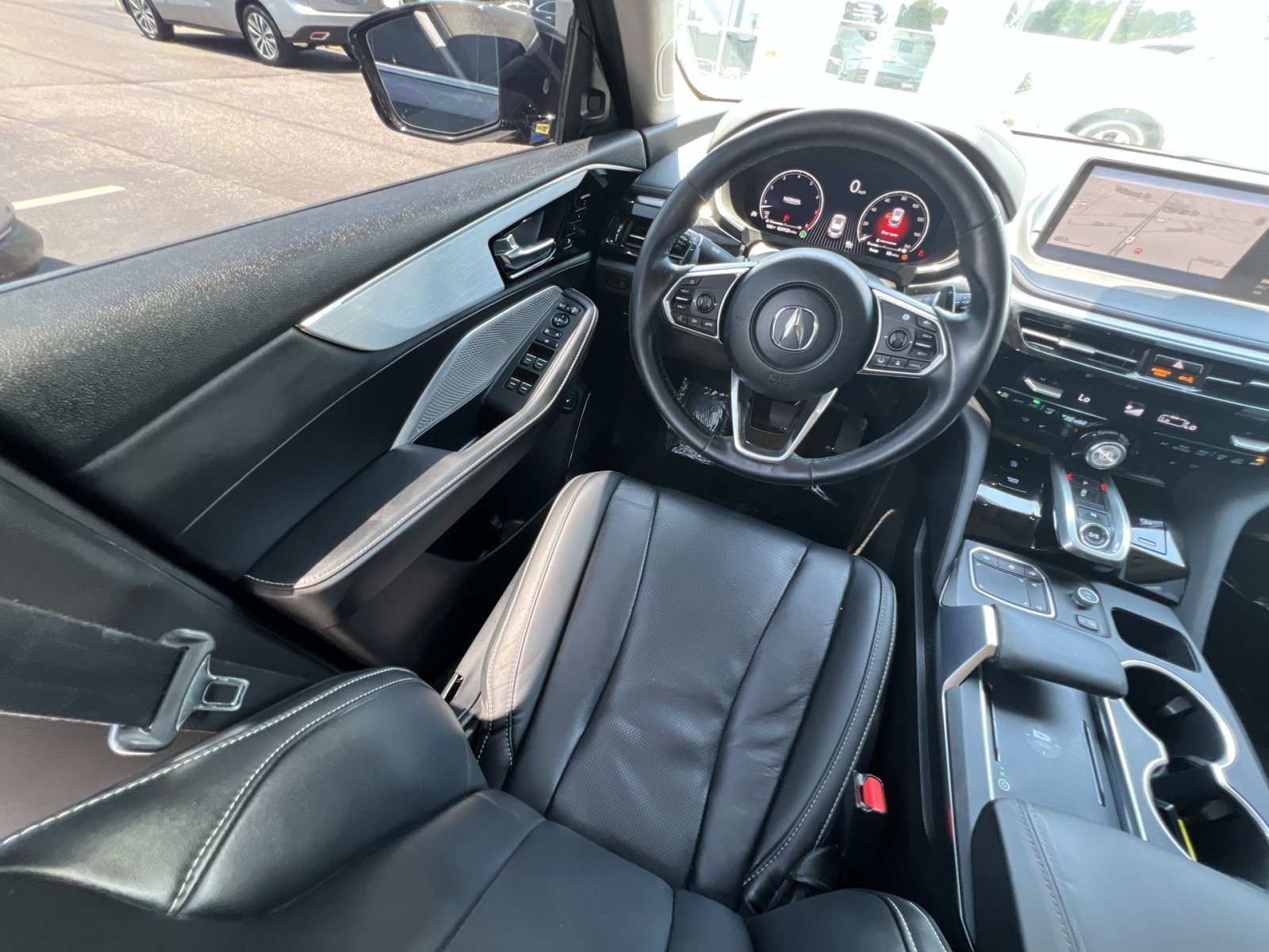 Used 2024 Acura MDX SH-AWD w/ Technology Package image 4
