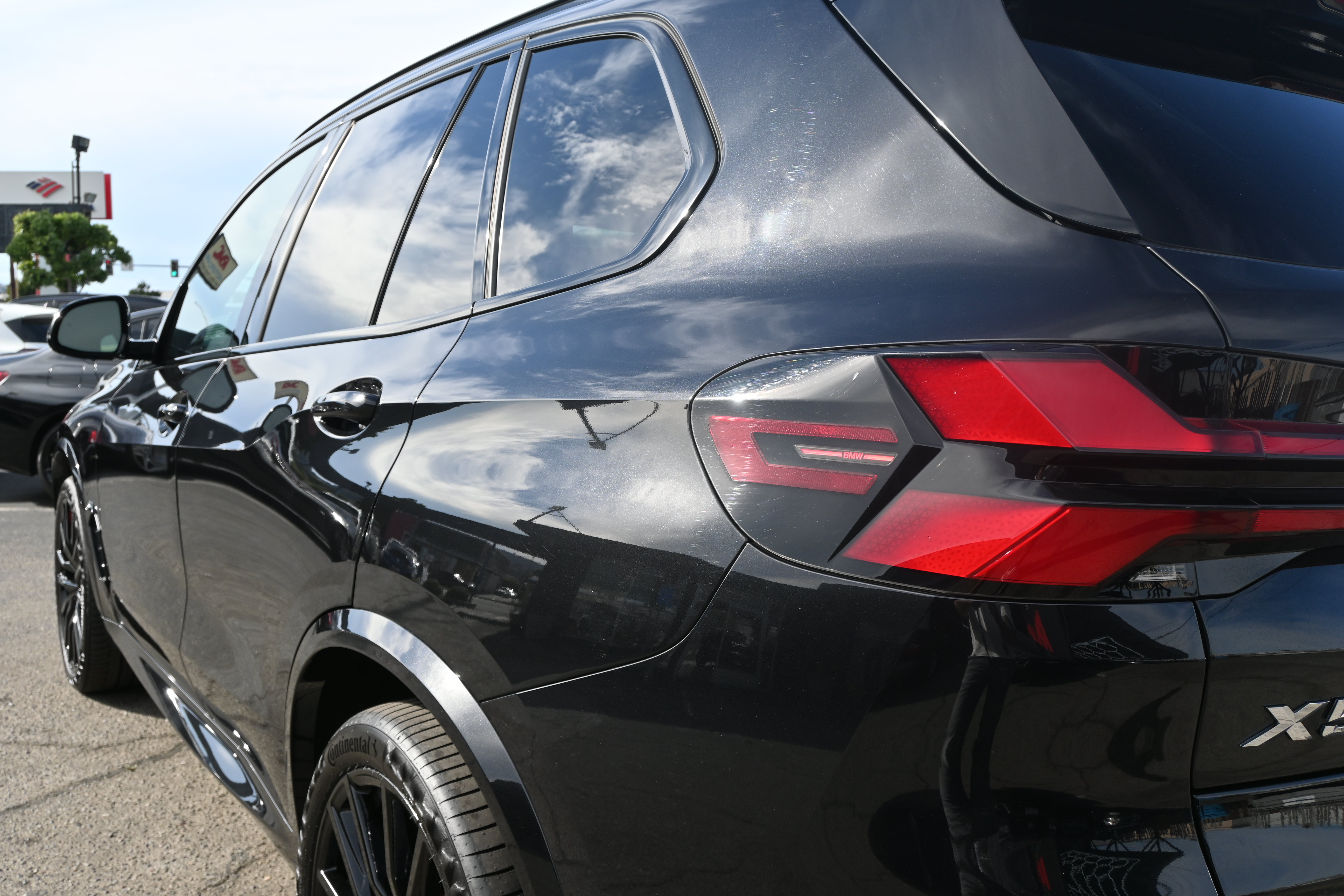 Used 2024 BMW X5 xDrive40i w/ M Sport Package AWD/4WD image 21