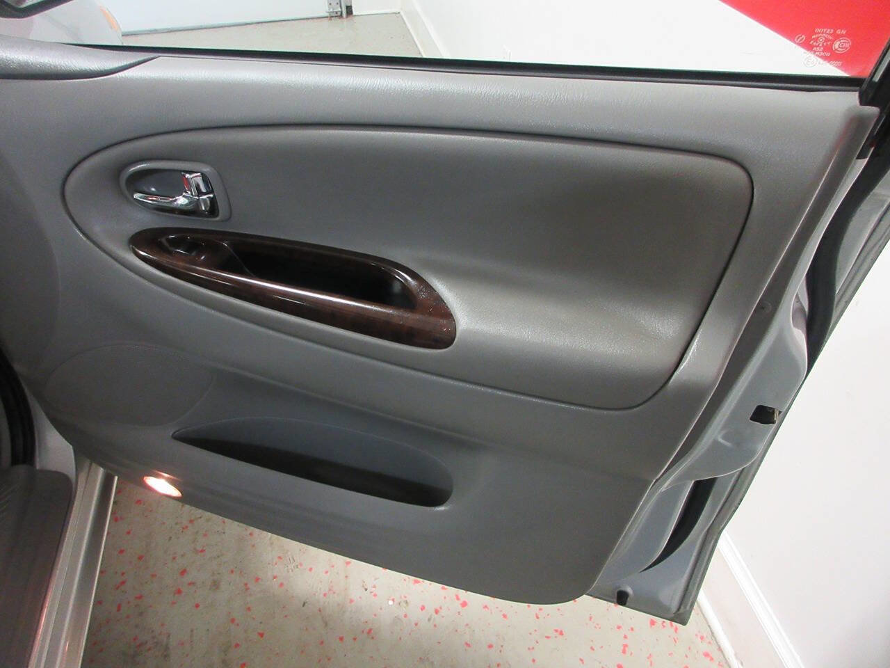 Used 2000 MAZDA MPV LX image 24