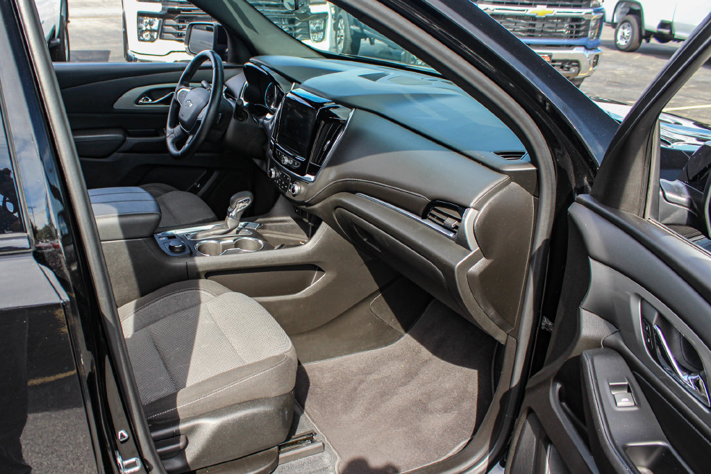 Used 2023 Chevrolet Traverse LT FWD image 25