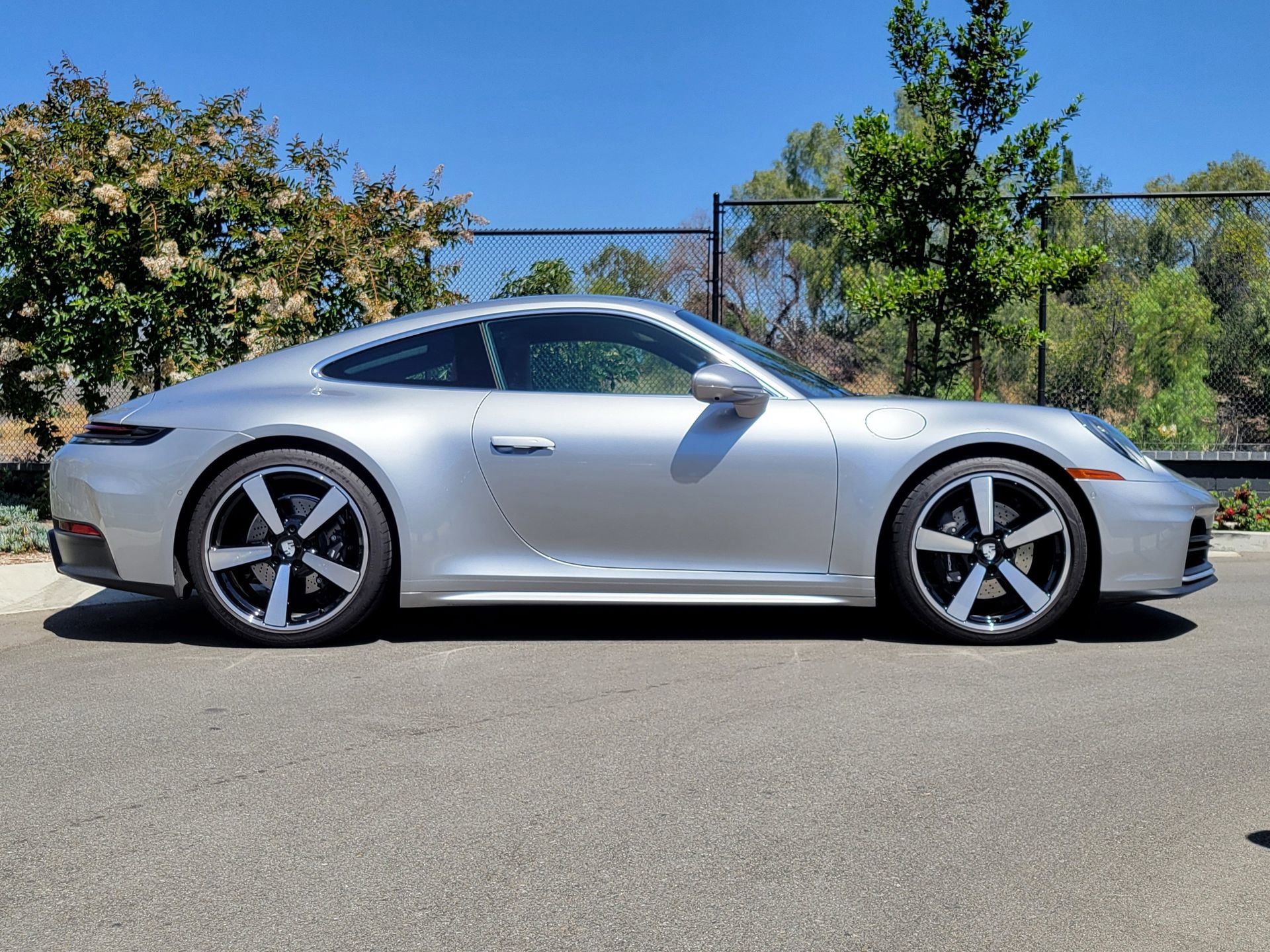 Used 2025 Porsche 911 Carrera RWD image 7