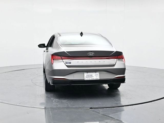 Used 2023 Hyundai Elantra Limited image 8