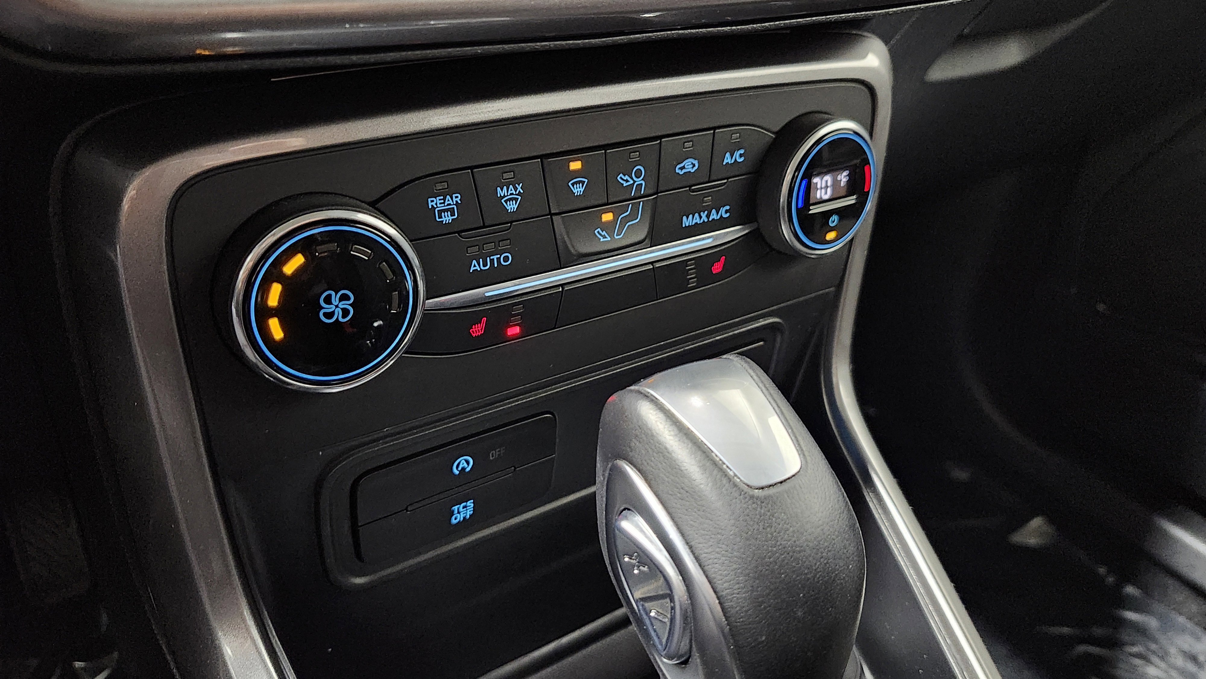 Used 2020 Ford EcoSport SE w/ SE Convenience Package image 30