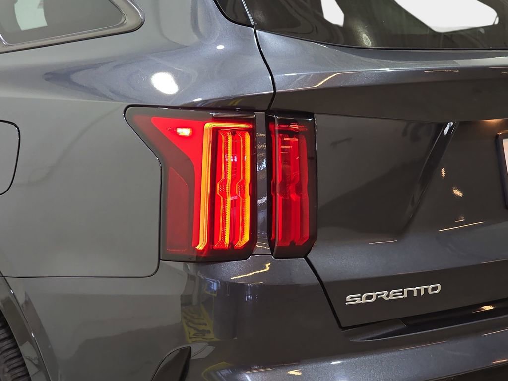 Used 2023 Kia Sorento SX image 37