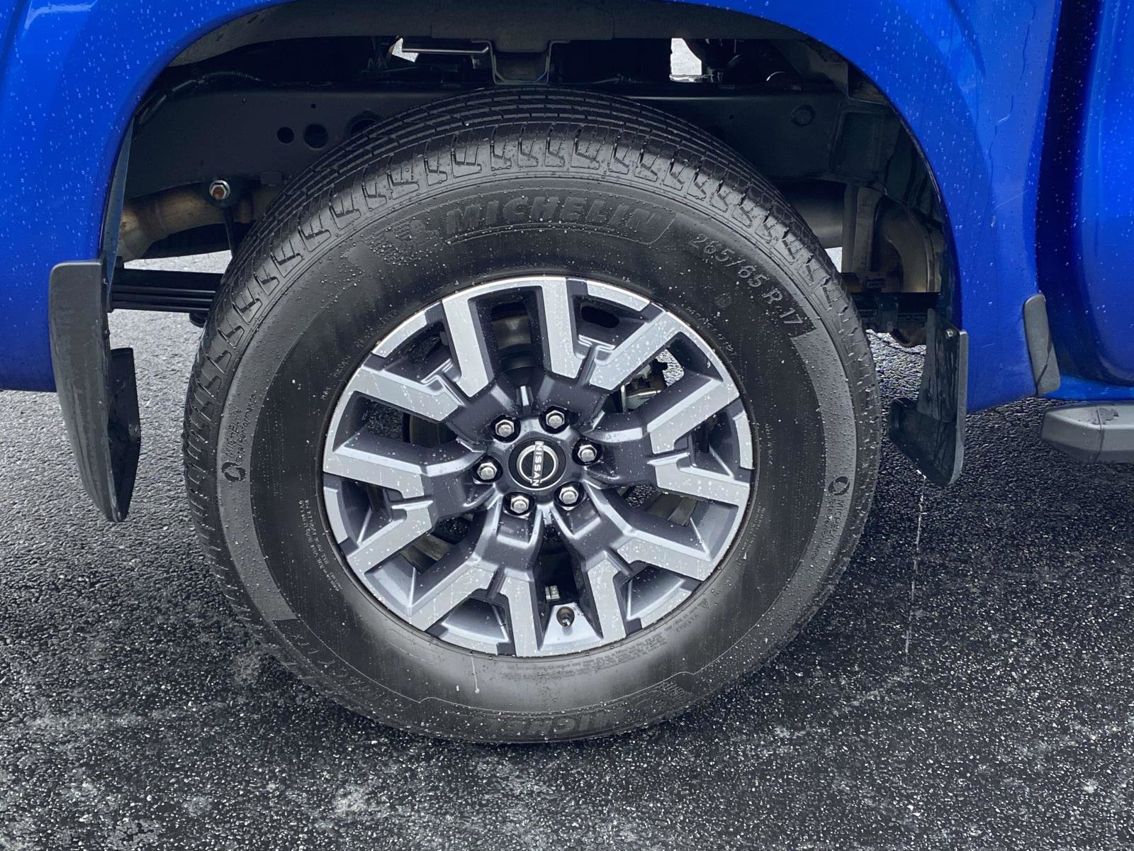 Used 2024 Nissan Frontier SL image 7