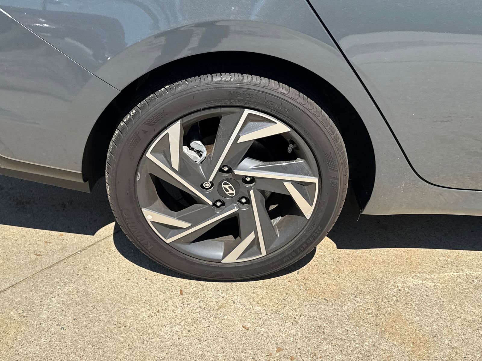 Certified 2025 Hyundai Elantra Sport FWD image 17
