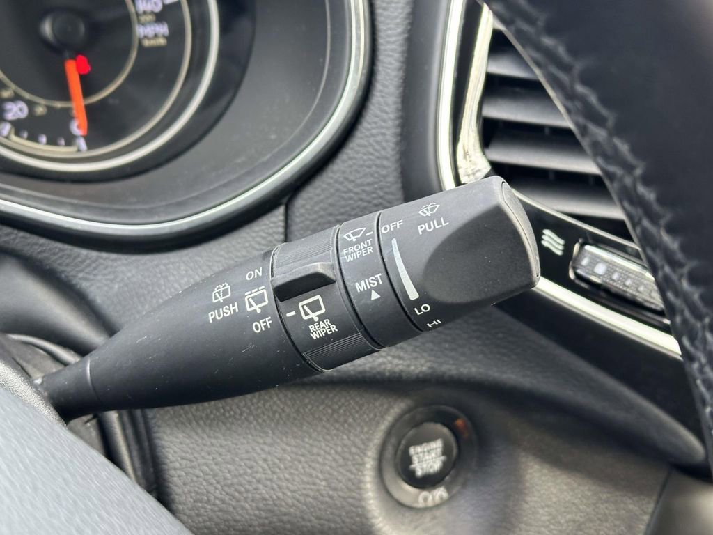 Used 2020 Jeep Cherokee Limited image 22