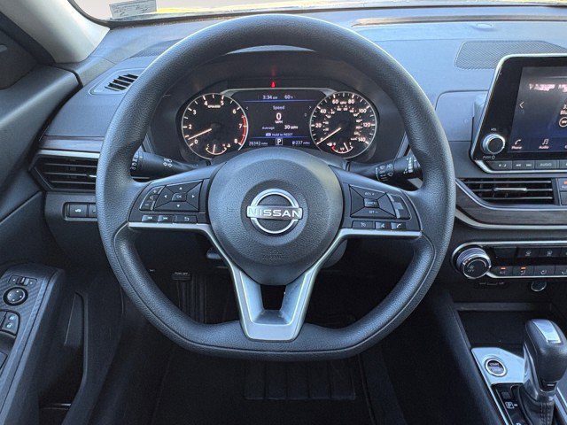 Used 2025 Nissan Altima 2.5 SV FWD image 10