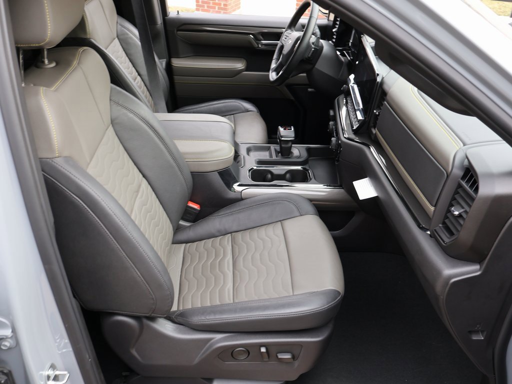 Used 2024 Chevrolet Silverado 1500 ZR2 w/ Technology Package image 15