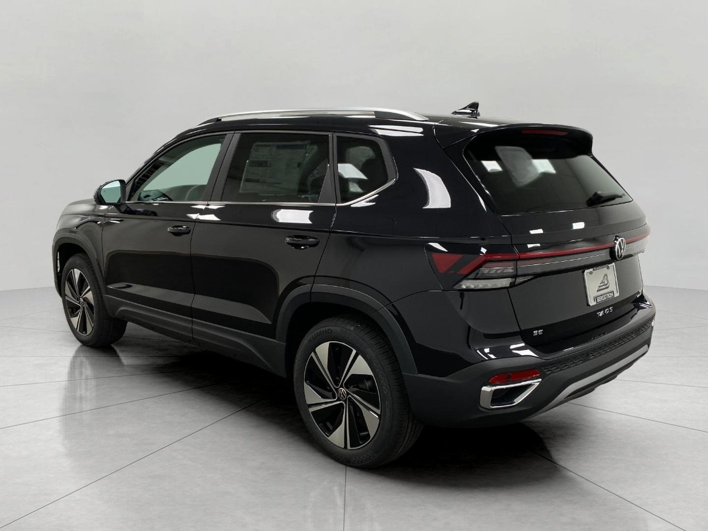 New 2026 Volkswagen Taos SE AWD/4WD image 6