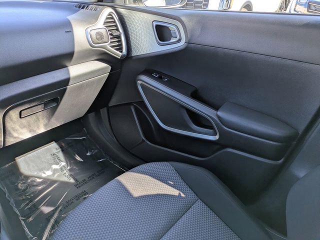 Used 2022 Kia Soul LX w/ Technology Package image 14