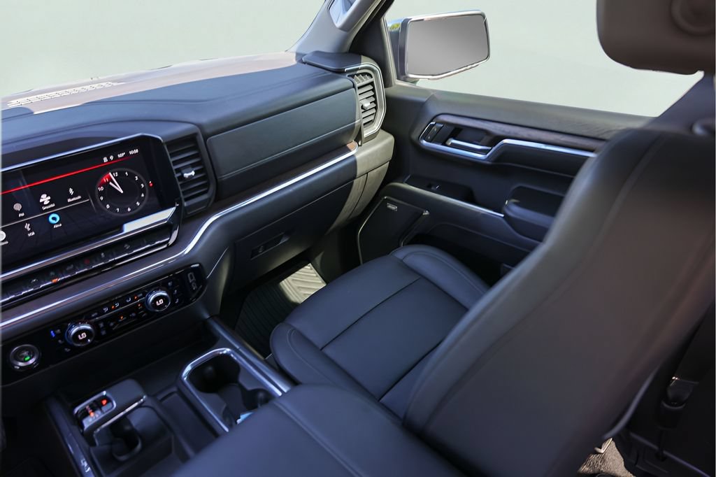 Used 2024 GMC Sierra 1500 SLT AWD/4WD image 30