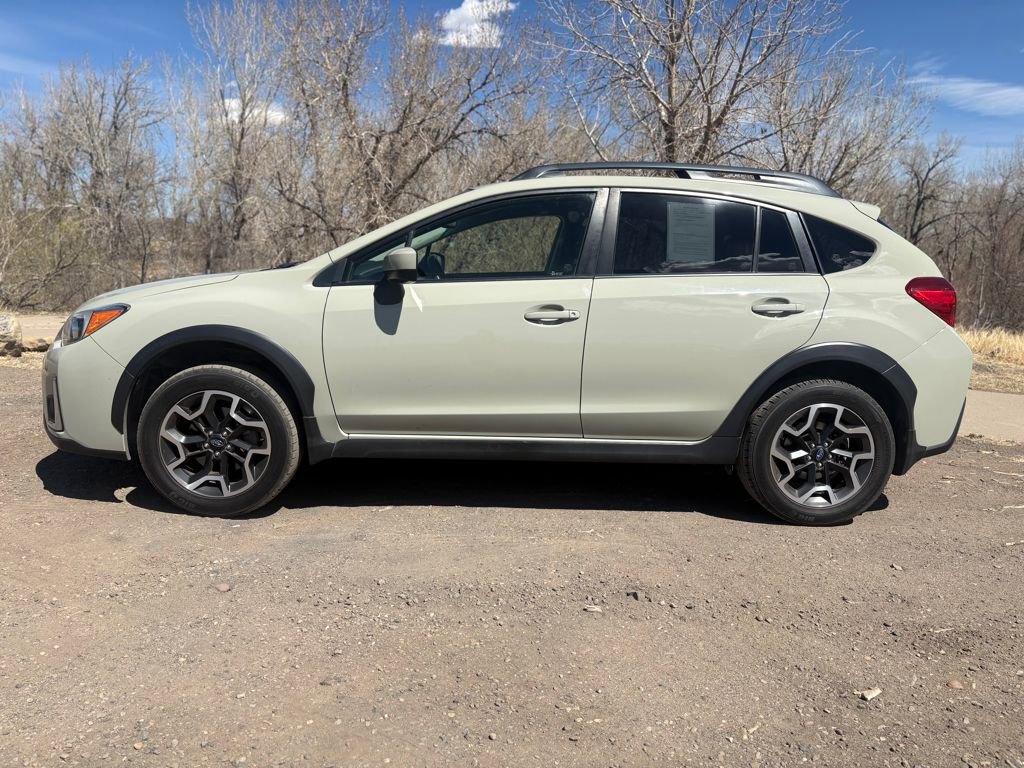 Used 2016 Subaru Crosstrek 2.0i Premium image 2