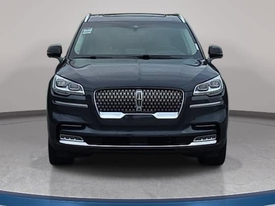 Used 2023 Lincoln Aviator Reserve w/ Equipment Group 201A AWD/4WD image 2