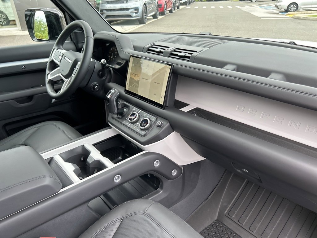 New 2025 Land Rover Defender 110 S image 20