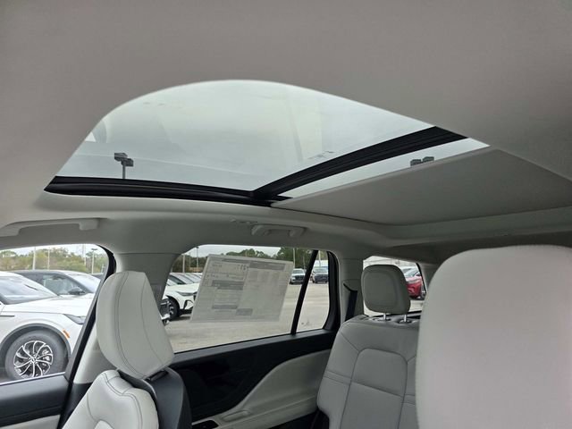 New 2026 Lincoln Aviator 2WD image 9