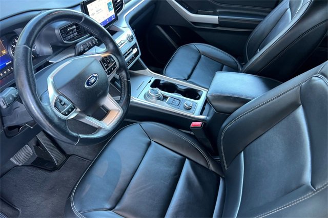 Used 2022 Ford Explorer XLT w/ Equipment Group 202A image 10