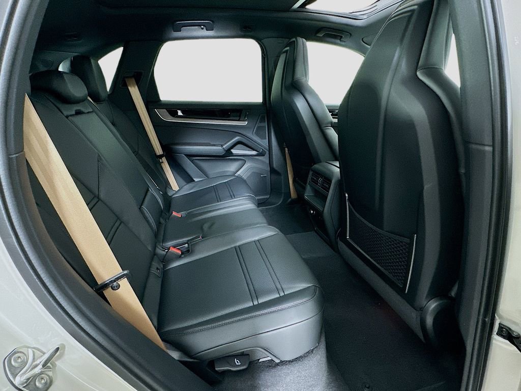 New 2026 Porsche Cayenne S image 29